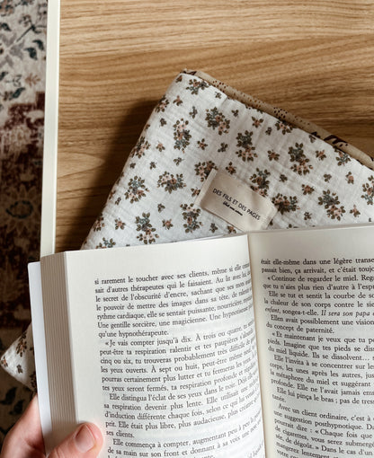 Housse de livre Fleurs Broché