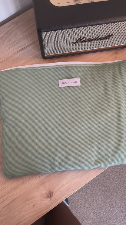 15-inch computer case - Geneviève “Mint”