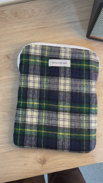 10-11 inch tablet cover - “Caro”