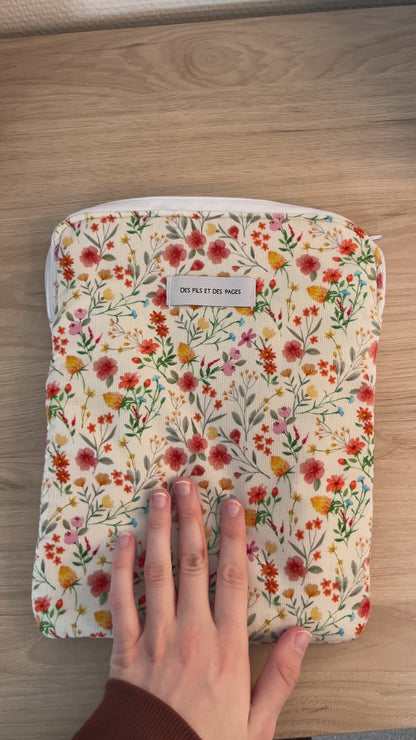 Housse de tablette 10-11 pouces - « Fleurs côtelés »